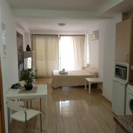 Puerta Del Sol Trm Only Adults Aparts * 托雷莫利诺斯